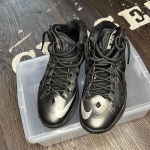 Lebron 10 “Carbon”